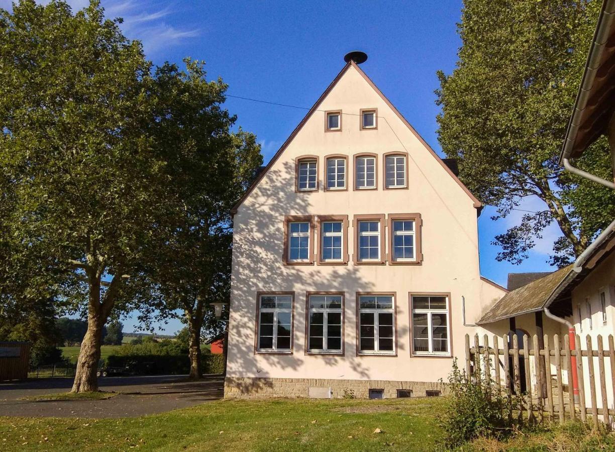 Alte Schule Gaestehaus - Fraeulein Apartment Bitburg Exteriör bild