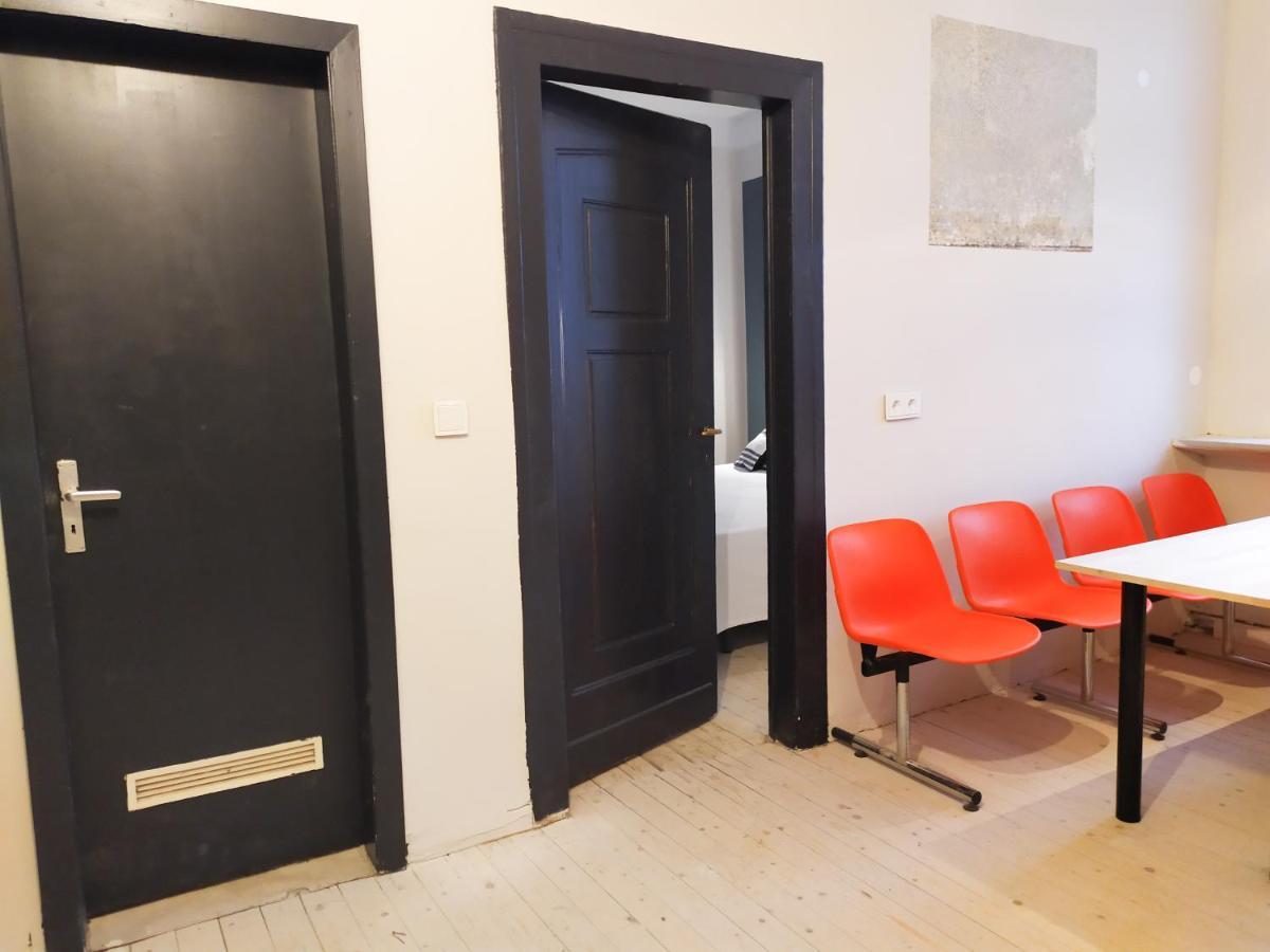 Alte Schule Gaestehaus - Fraeulein Apartment Bitburg Exteriör bild